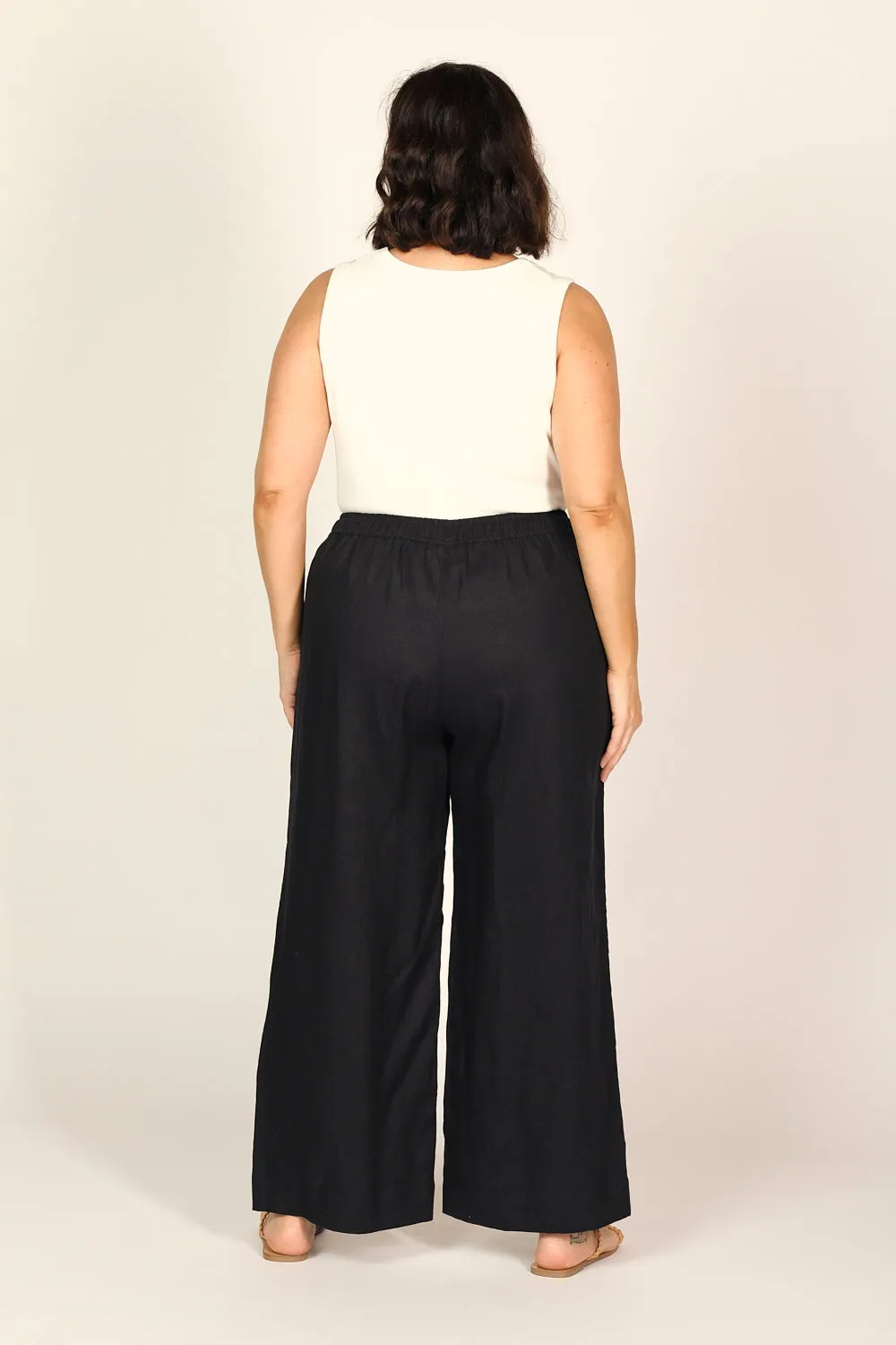 Breezy Relaxed Linen Pant in Black