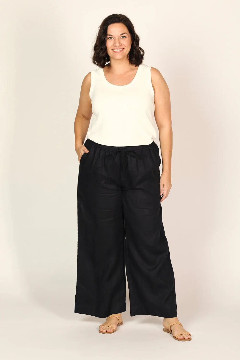 Breezy Relaxed Linen Pant in Black