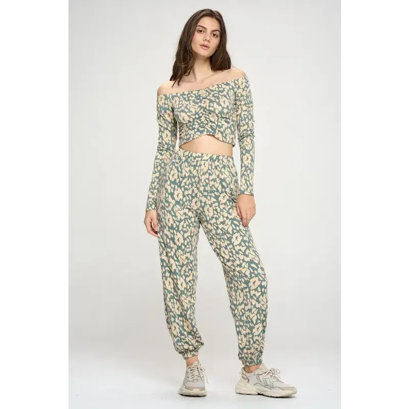 Jogger and Off shoulder top loung wear set leopard